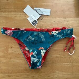 New O'Neill Reversable Floral Bikini Bottom Small